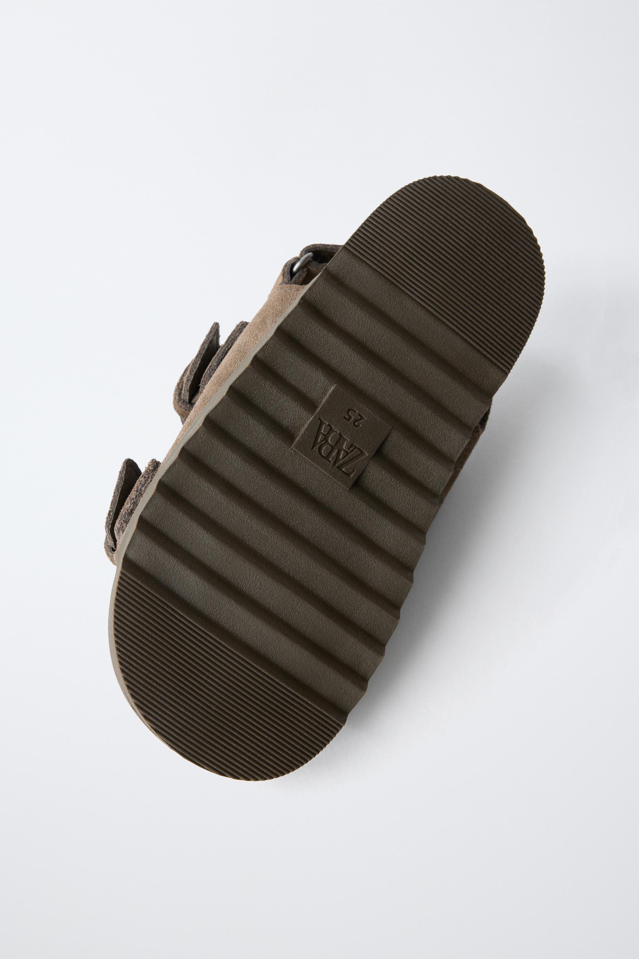 LEATHER BUCKLE SANDALS